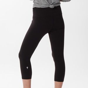 Ivivva Black crop leggings
